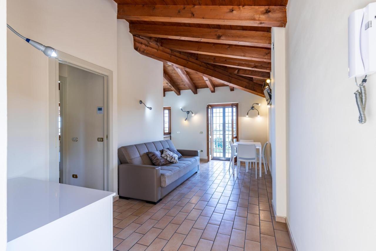 Il Casale Lonato - By Host4U Aparthotel Bagian luar foto